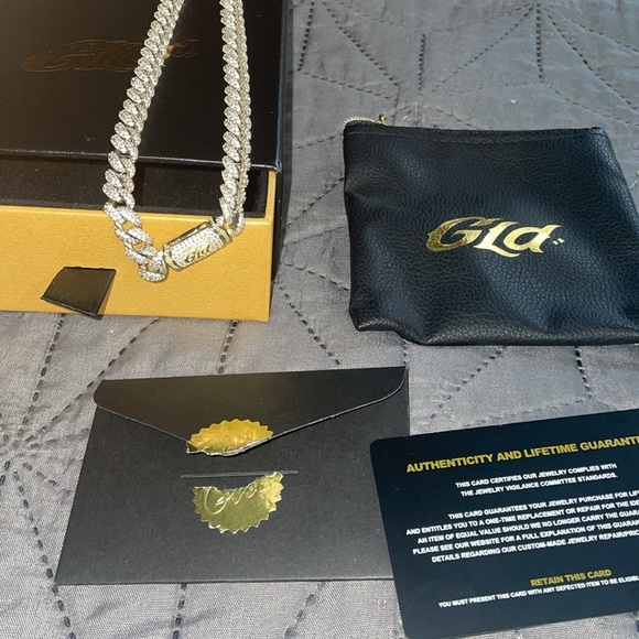 Gld women’s chain - Picture 3 of 3